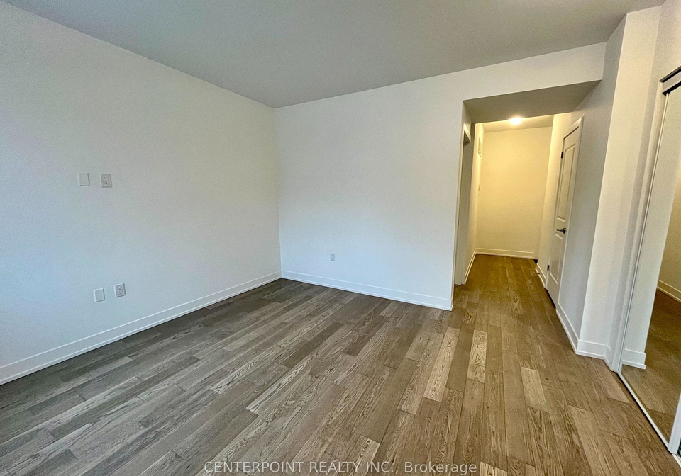1070-douglas-mccurdy-common-mississauga-ontario-w12639218