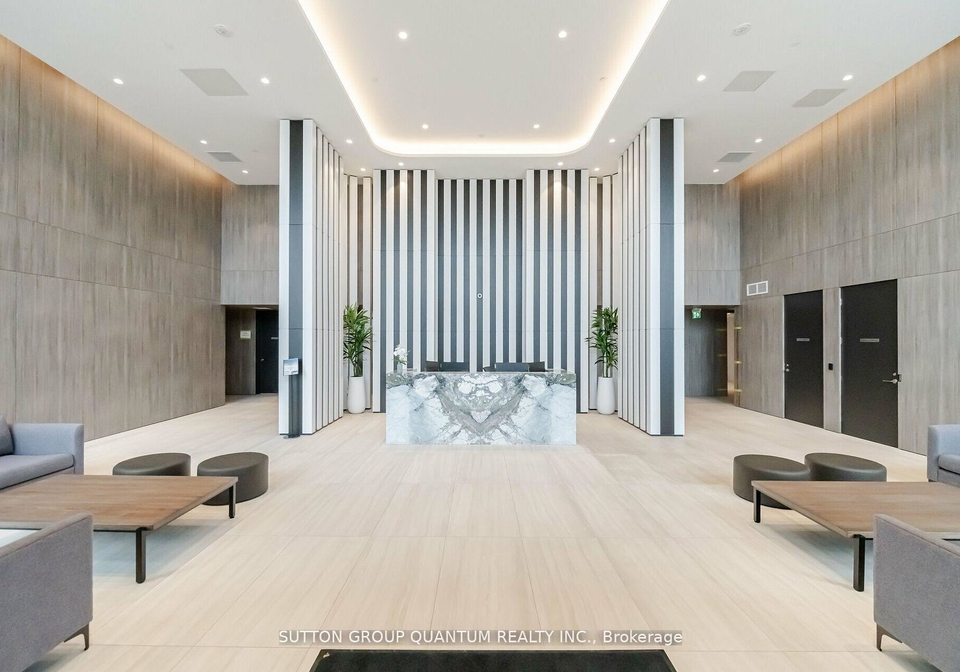 220-missinnihe-way-mississauga-ontario-w12639796