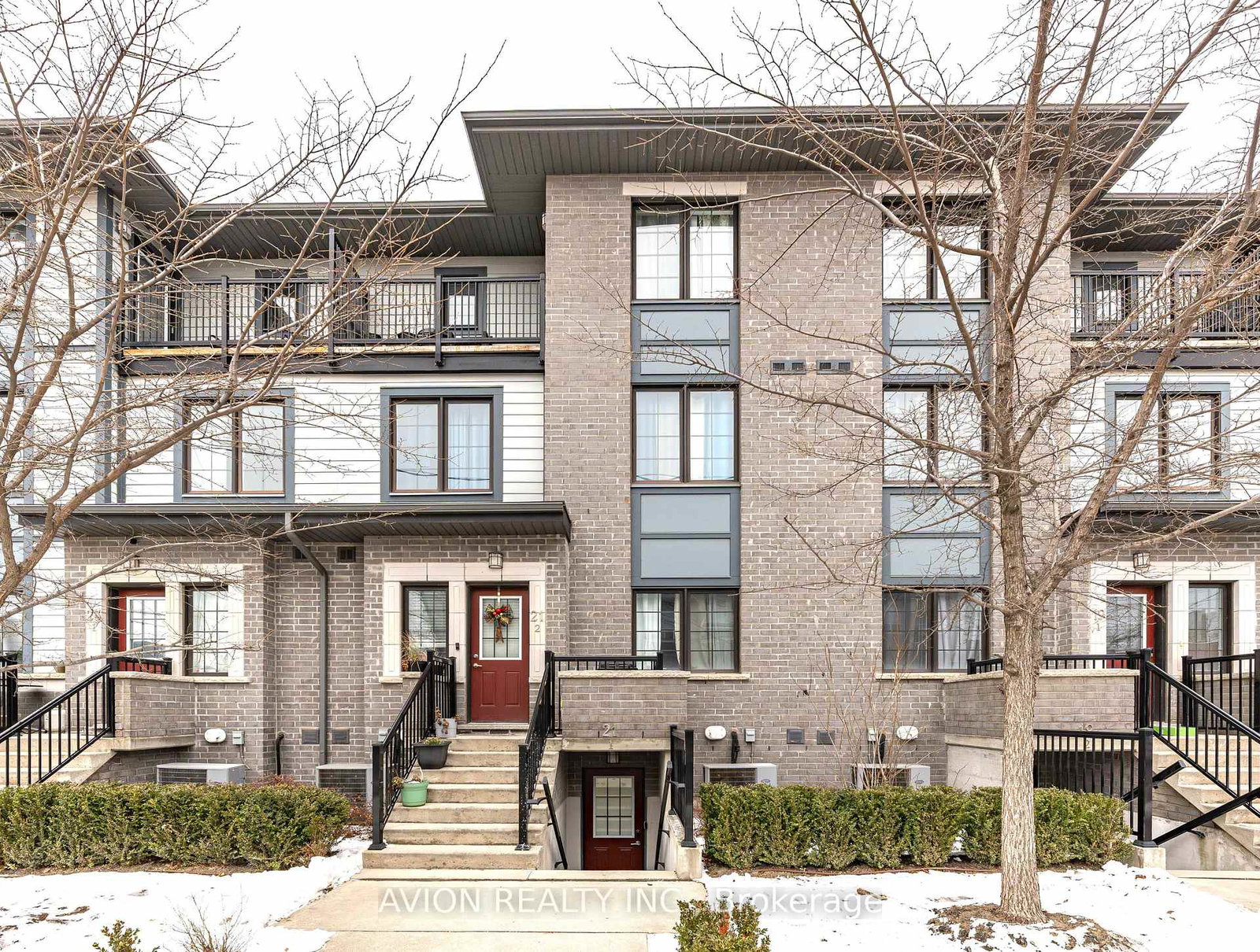2forbes-avenue-toronto-ontario-w12640012