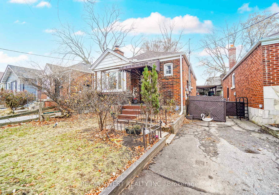 8-struthers-street-etobicoke-ontario-w12640972