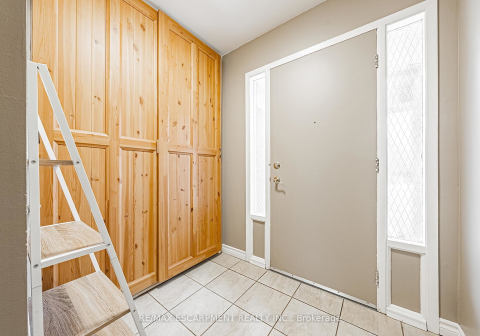 1584-newlands-crescent-burlington-ontario-w12641028