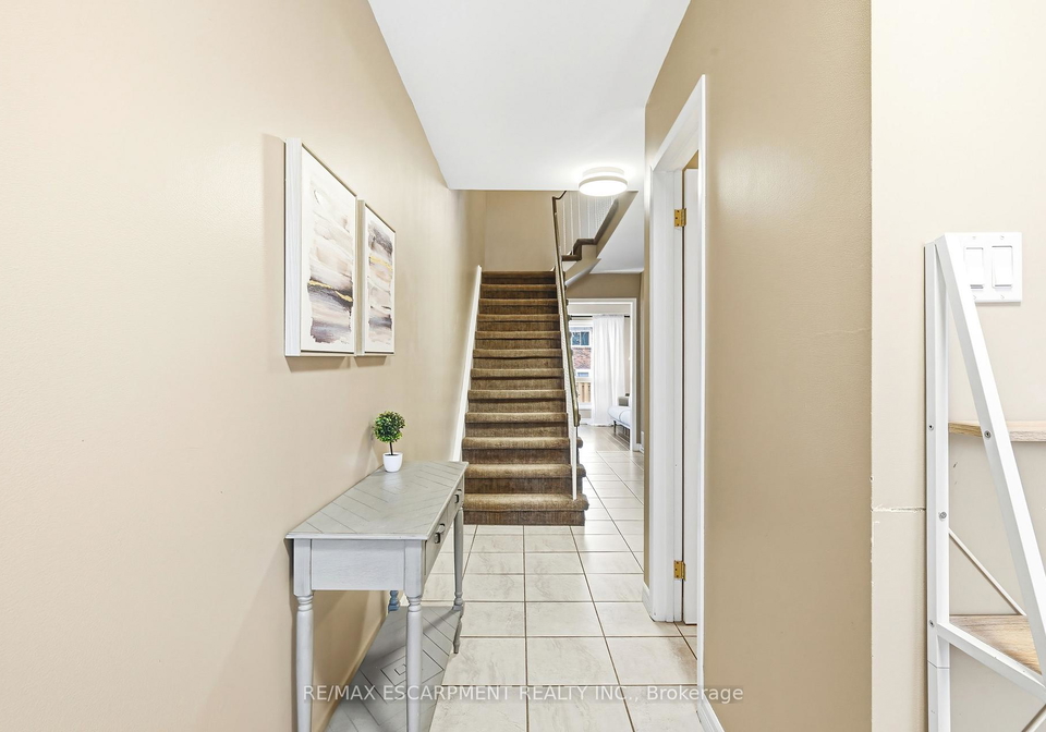 1584-newlands-crescent-burlington-ontario-w12641028