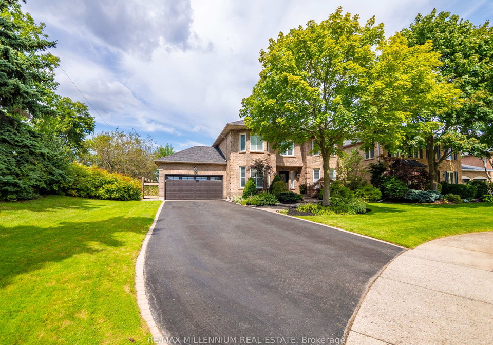 1050-masters-green-drive-oakville-ontario-w12641224