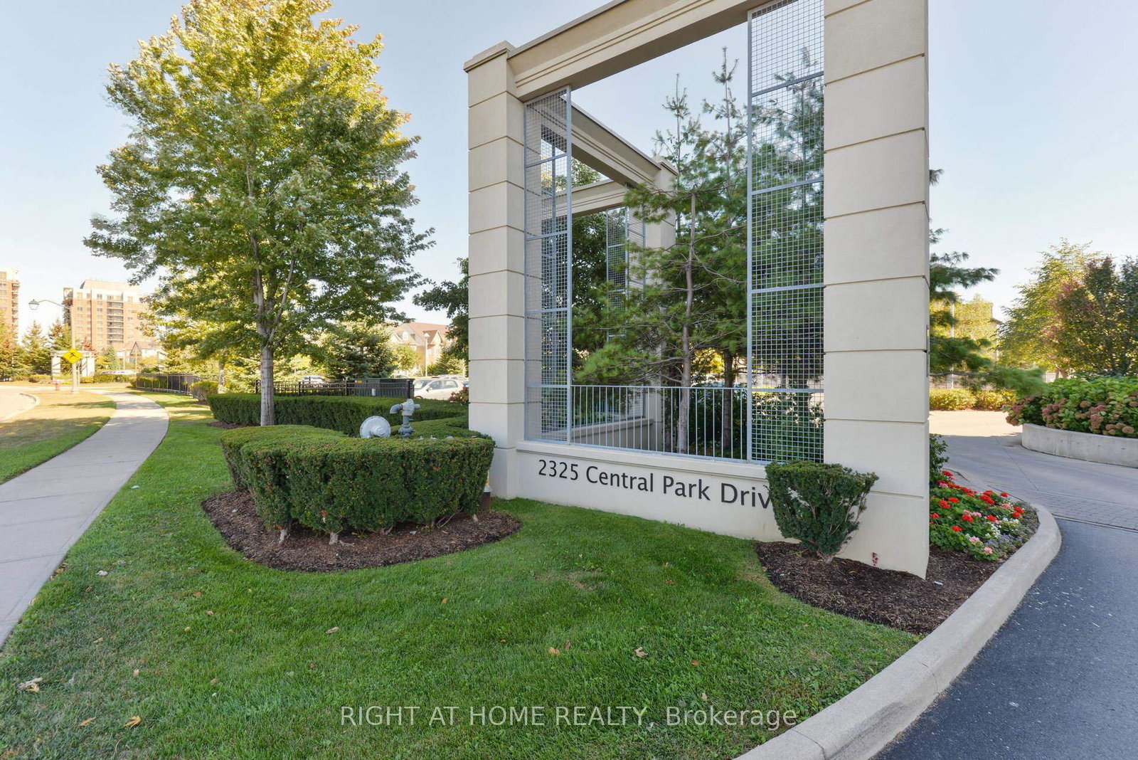 2325-central-park-drive-oakville-ontario-w12641694