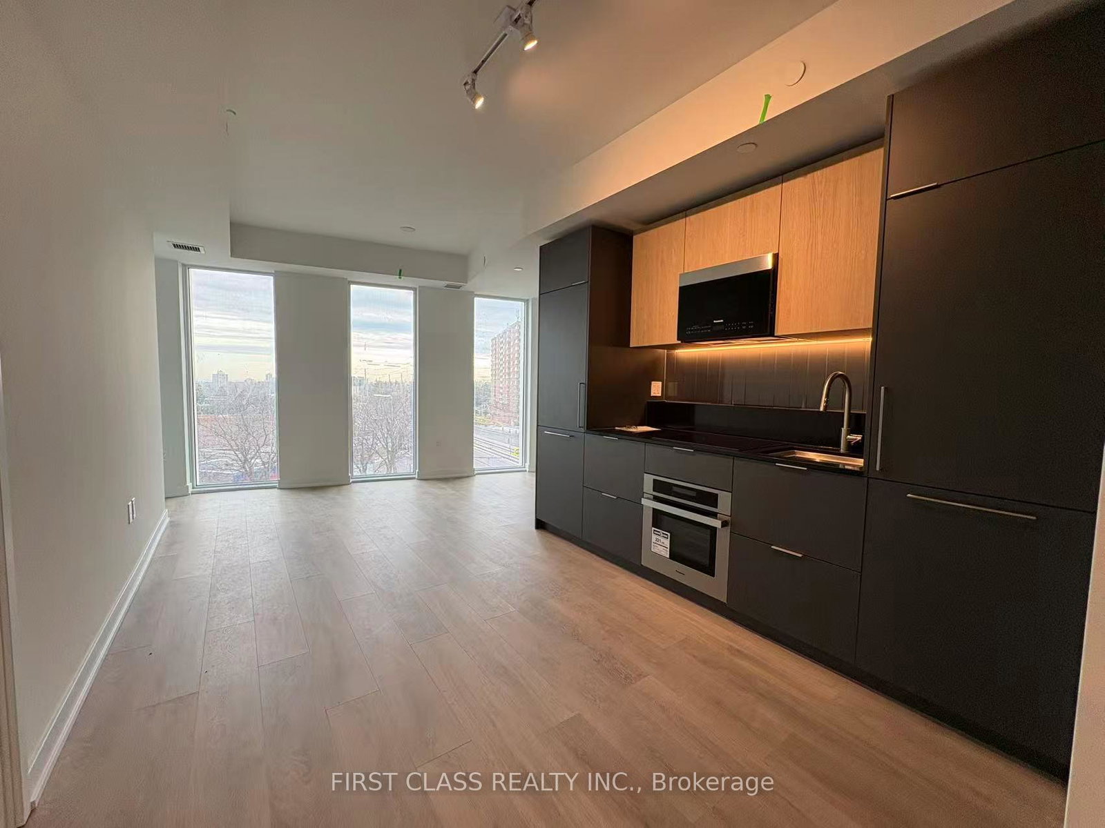 1-fairview-road-e-mississauga-ontario-w12642188