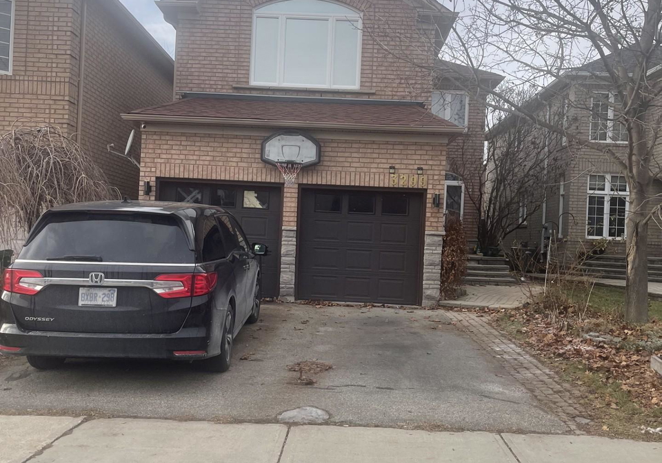 3299-cactus-gate-mississauga-ontario-w12642982