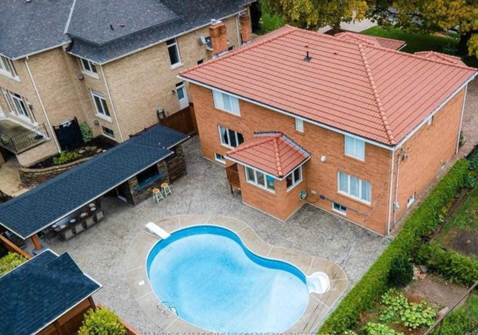 22-finchley-road-etobicoke-ontario-w12643424