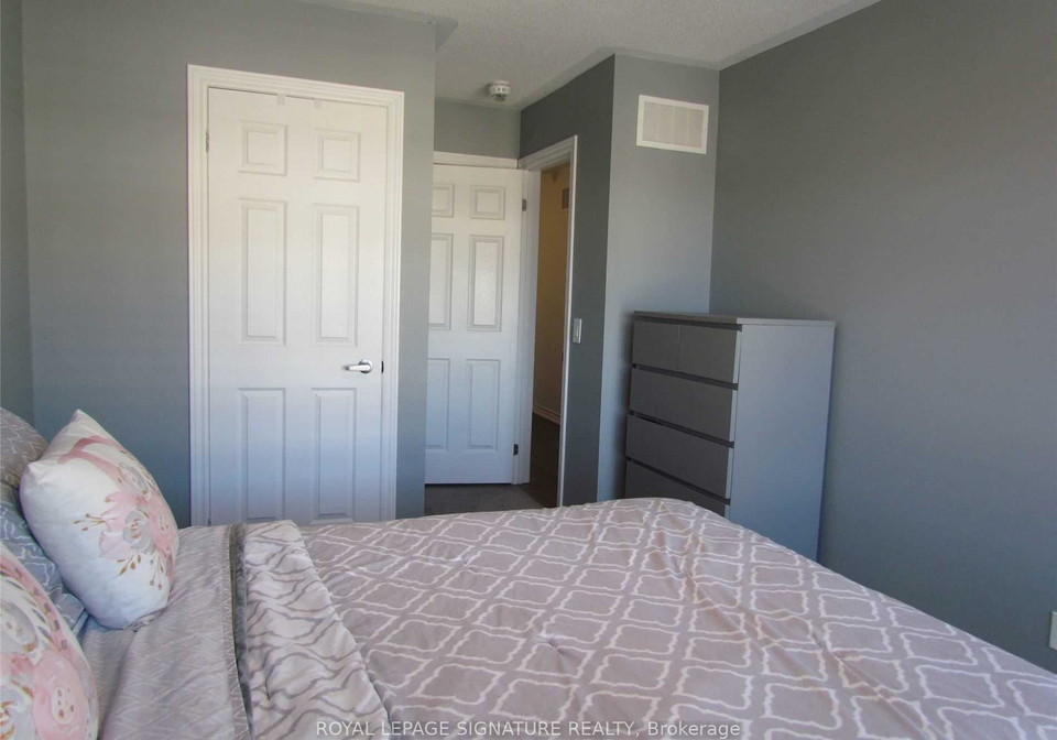 434-athabasca-common-oakville-ontario-w12643512