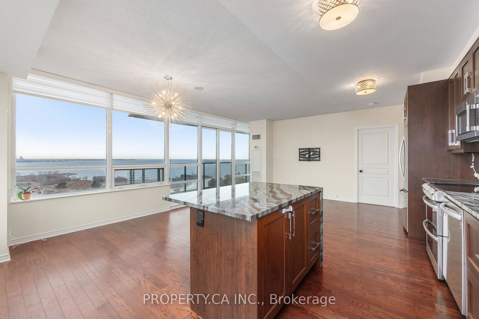 2230-lake-shore-boulevard-w-etobicoke-ontario-w12643554