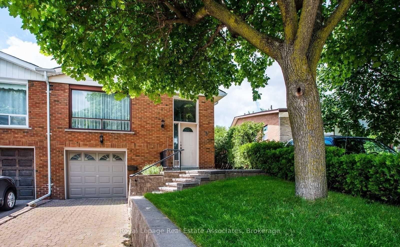 9-wilton-drive-brampton-ontario-w12643720