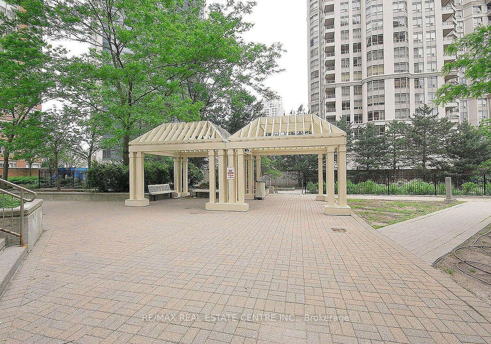 335-webb-drive-mississauga-ontario-w12643986