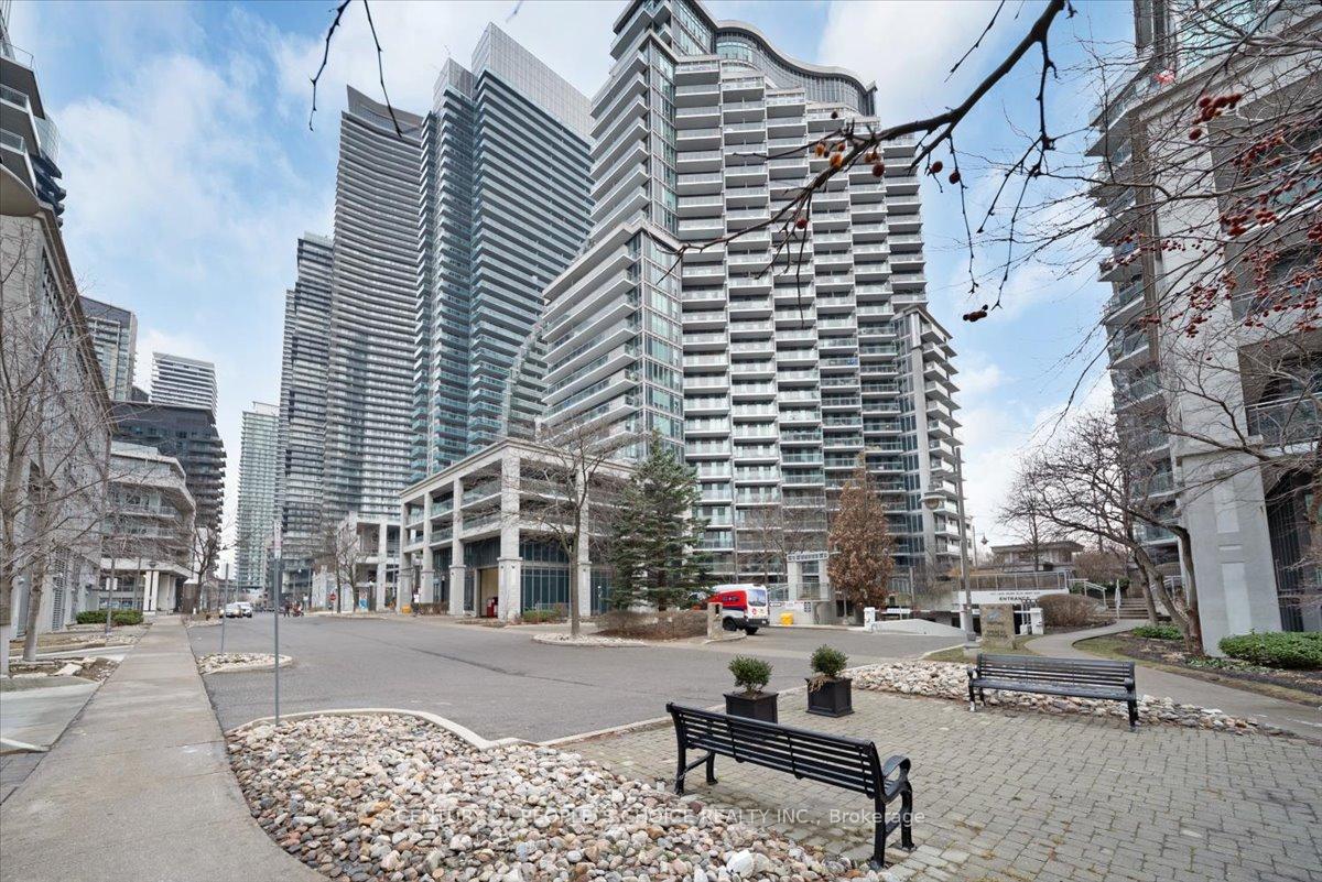 2121-lake-shore-boulevard-w-etobicoke-ontario-w12644194