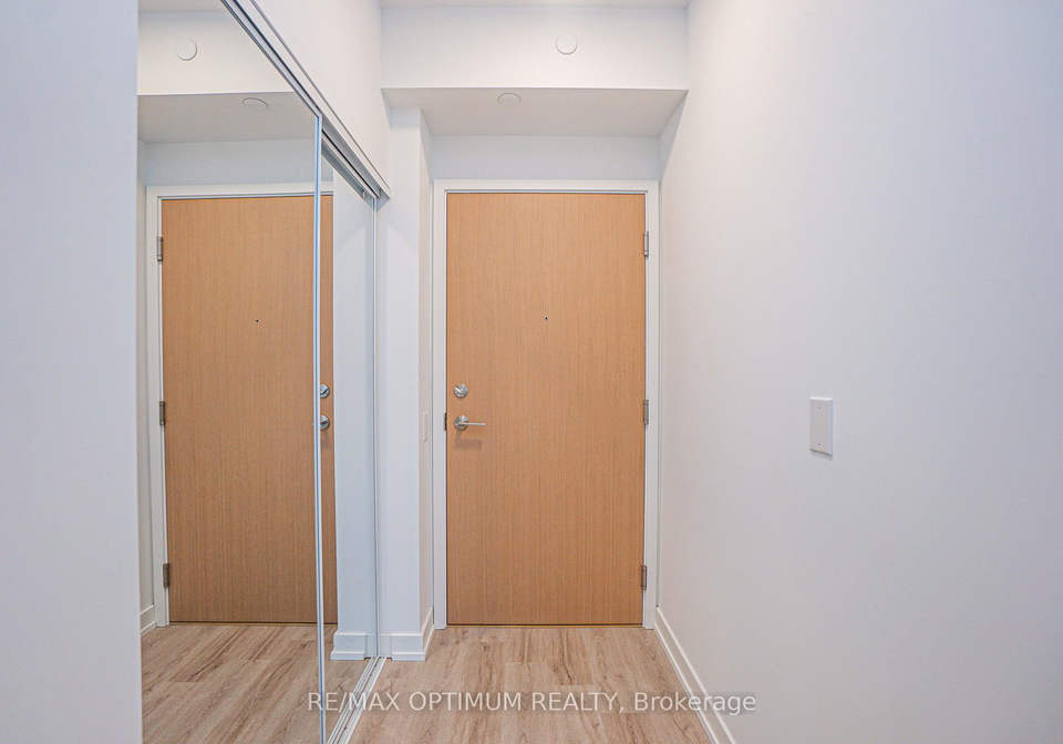 395-square-one-drive-mississauga-ontario-w12644998