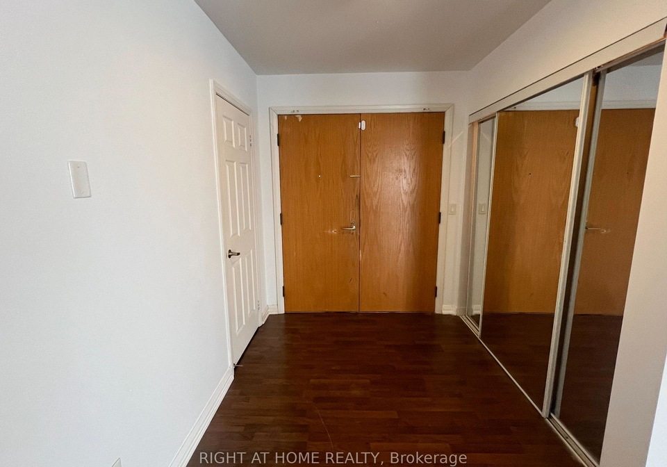 220-forum-drive-mississauga-ontario-w12645140