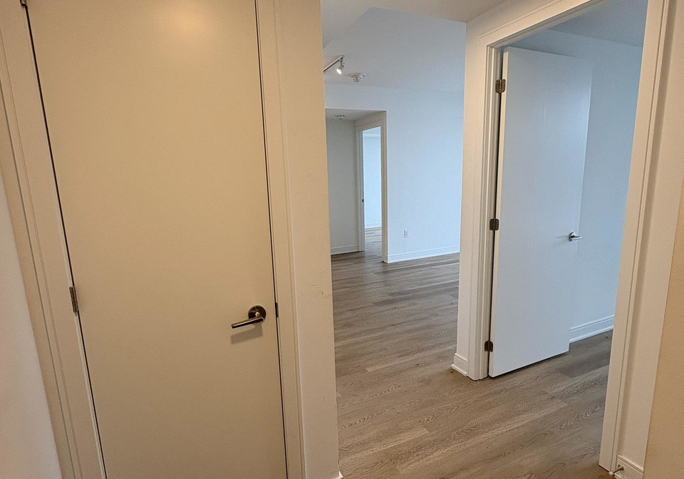 86-dundas-street-mississauga-ontario-w12645396