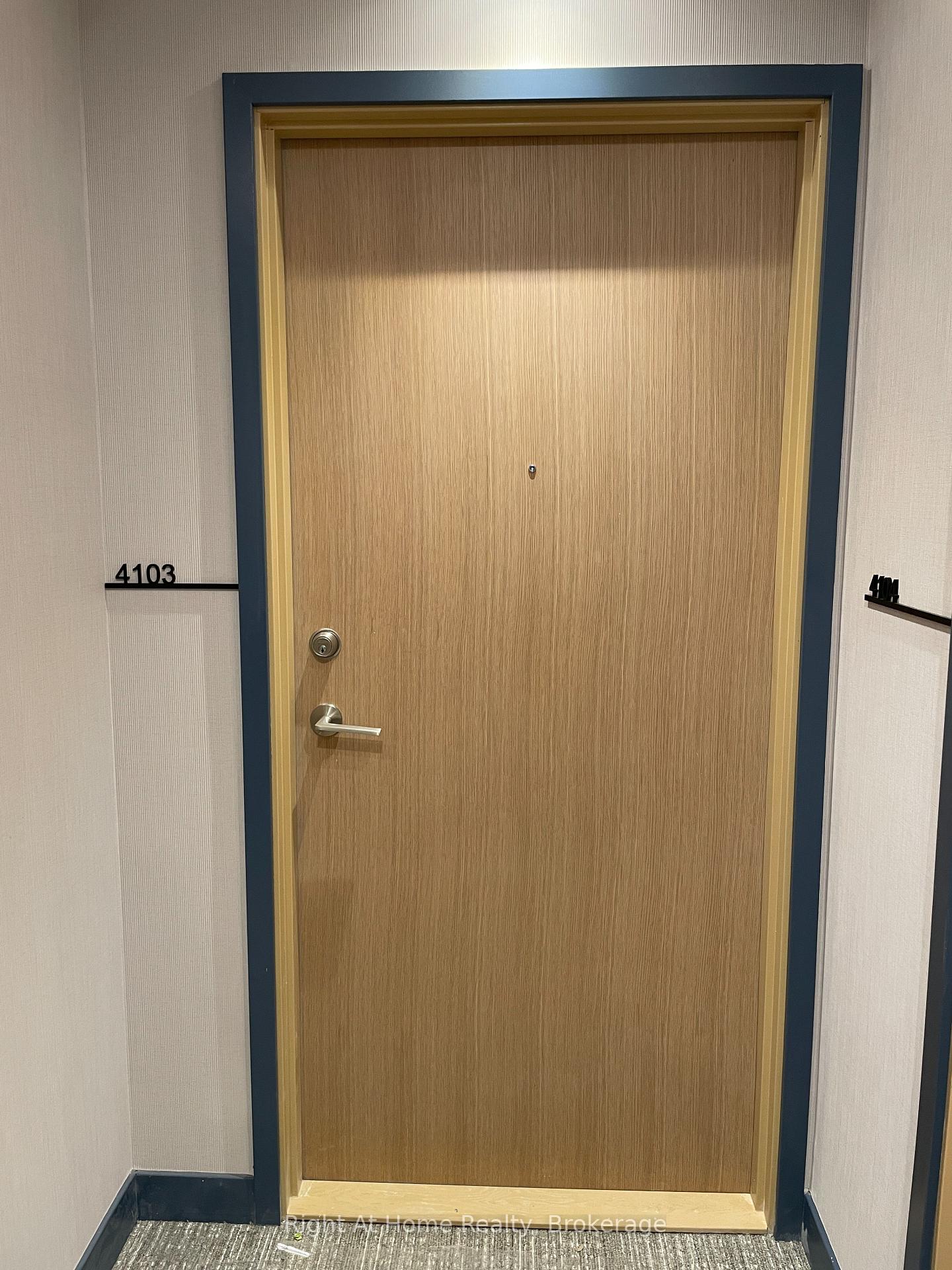395-square-one-drive-mississauga-ontario-w12645466