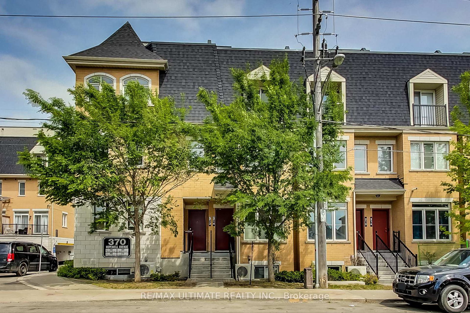 370-hopewell-avenue-north-york-ontario-w12646026