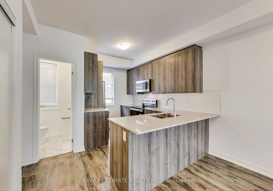 370-hopewell-avenue-north-york-ontario-w12646026