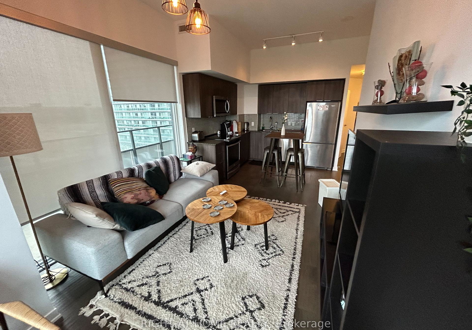 20-shore-breeze-drive-etobicoke-ontario-w12646300