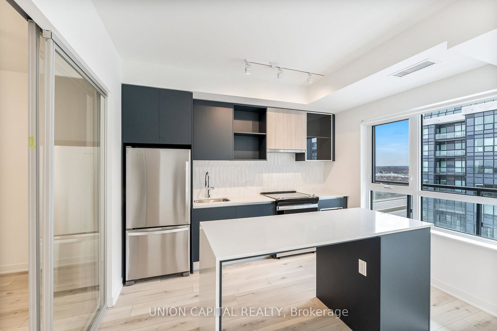 395-dundas-street-w-oakville-ontario-w12646402