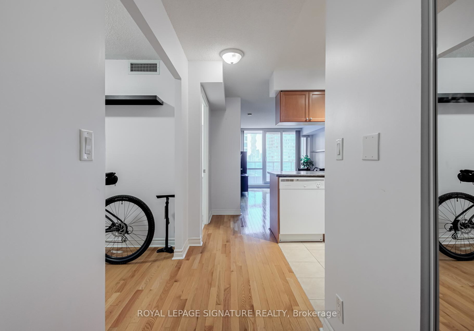 1-elm-drive-w-mississauga-ontario-w12646810