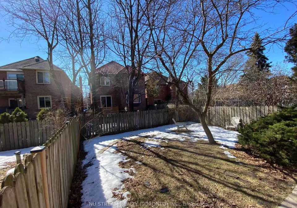 4144-lastrada-lower-heights-mississauga-ontario-w12647028