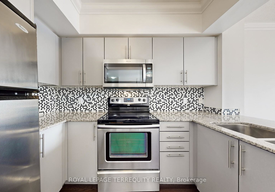 2240-lake-shore-boulevard-w-etobicoke-ontario-w12647112