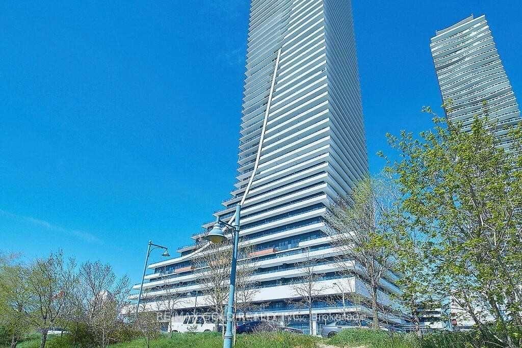 30-shore-breeze-drive-etobicoke-ontario-w12648126