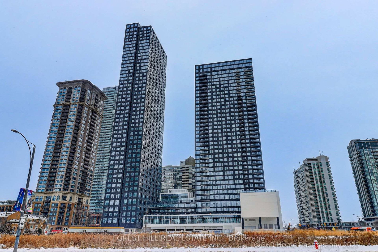 395-square-one-drive-mississauga-ontario-w12648570