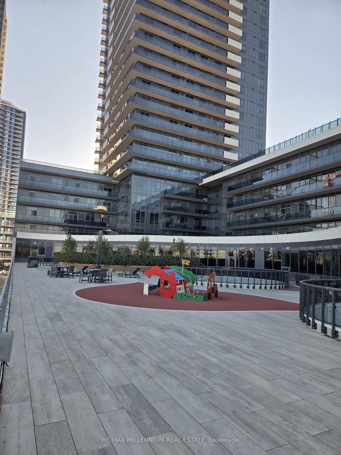 5081-hurontario-street-mississauga-ontario-w12648820