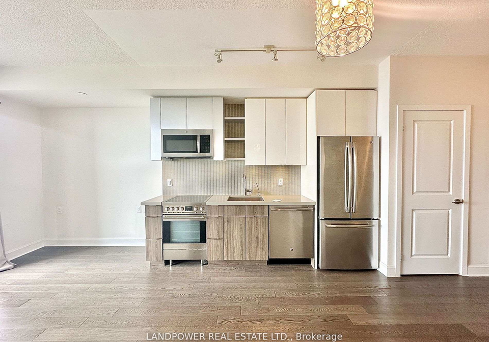 33-shore-breeze-drive-etobicoke-ontario-w12649952