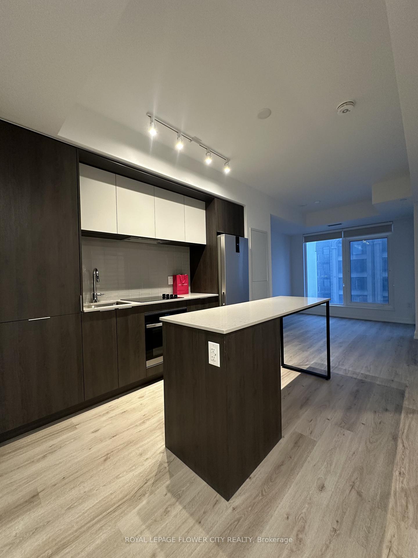 395-square-one-drive-mississauga-ontario-w12650738