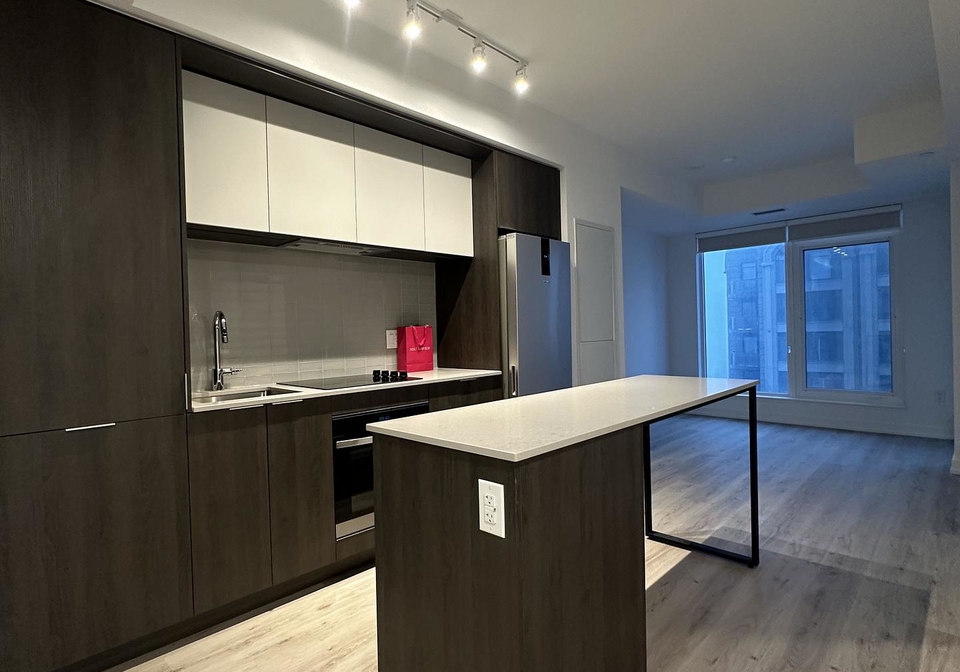 395-square-one-drive-mississauga-ontario-w12650738