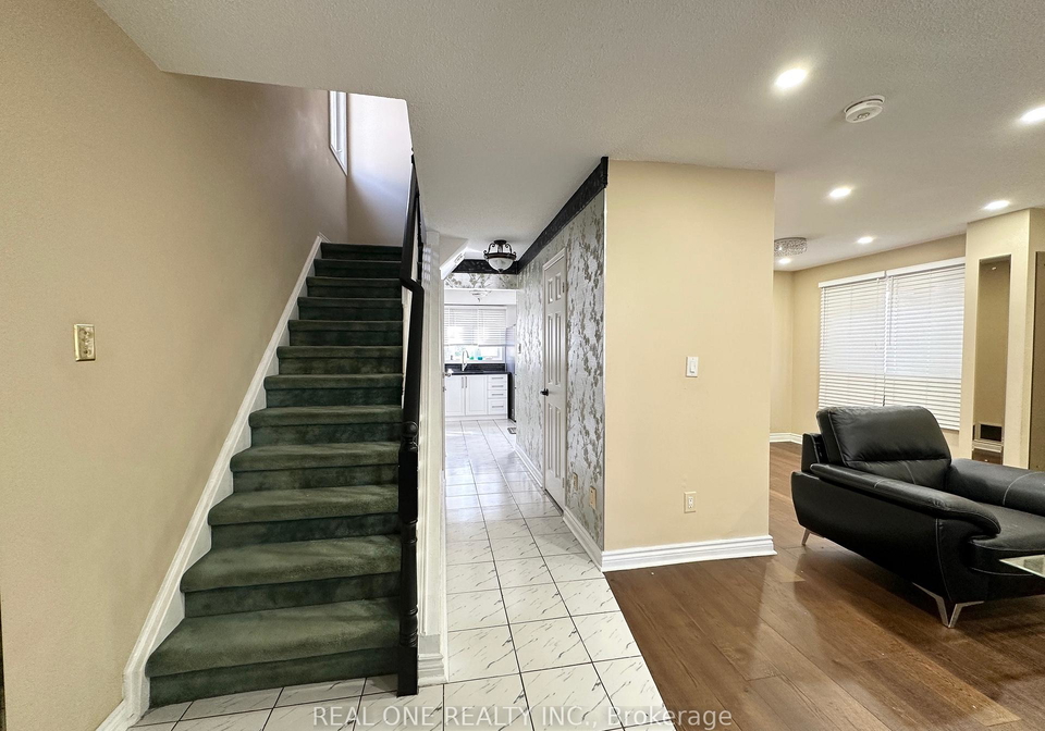 144-clansman-trail-mississauga-ontario-w12650750