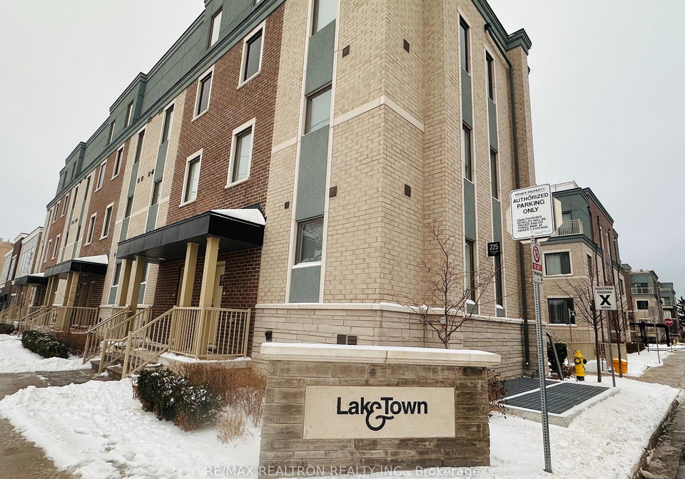 10-lloyd-janes-lane-etobicoke-ontario-w12650938
