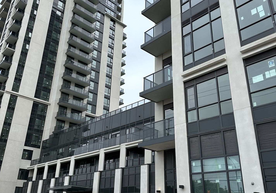 202-burnhamthorpe-road-ne-mississauga-ontario-w12651934