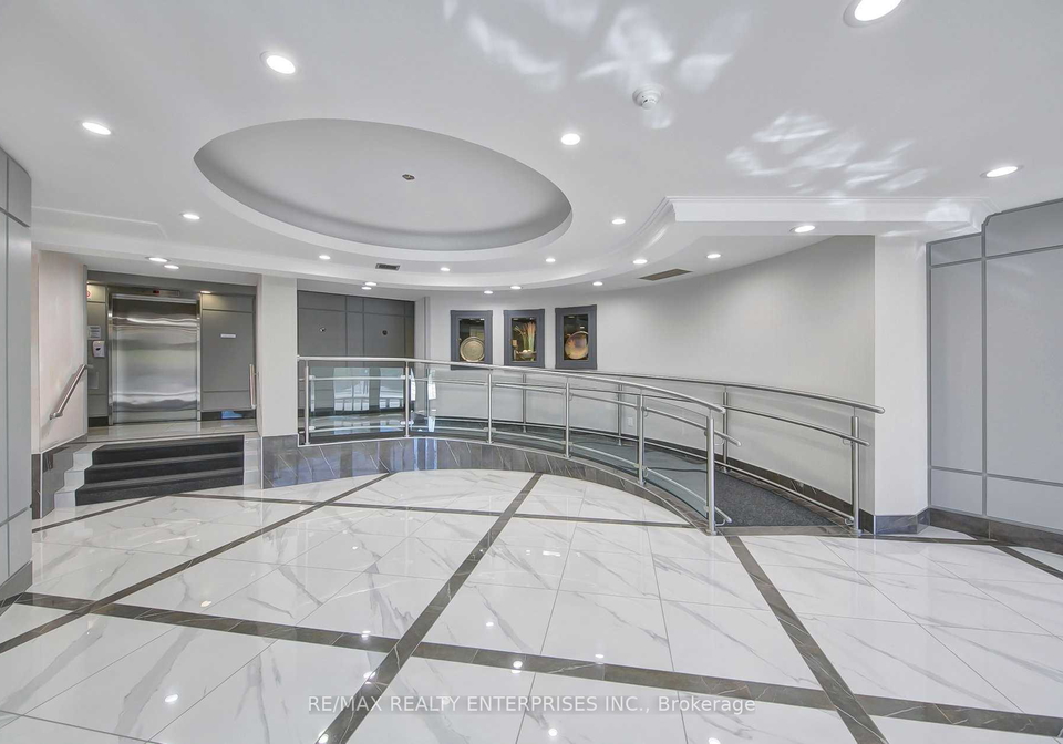 1001-cedarglen-gate-mississauga-ontario-w12652164