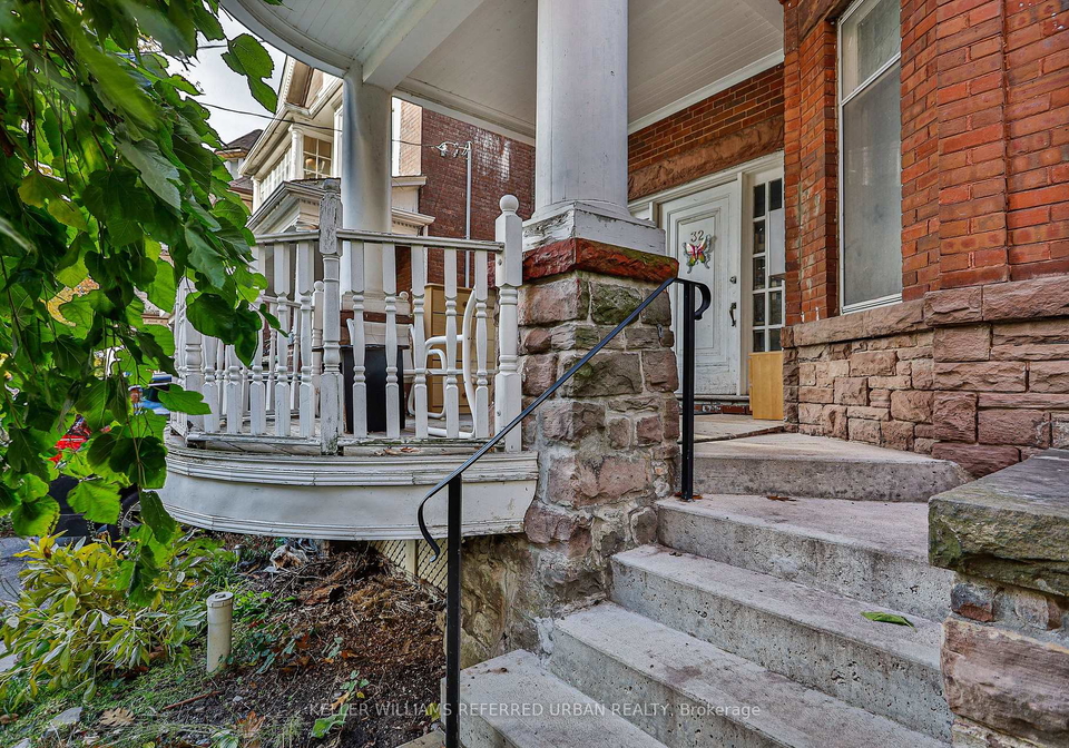 32-leopold-street-toronto-ontario-w12652738