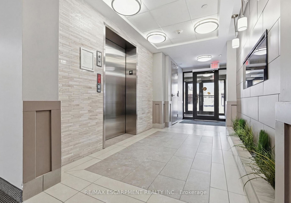 1045-nadalin-heights-milton-ontario-w12653268