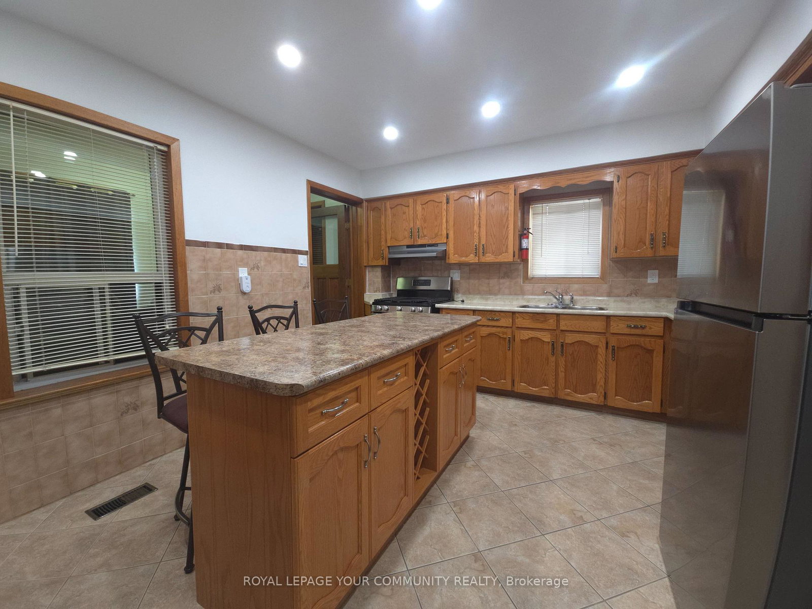 5-rideau-avenue-toronto-ontario-w12653454