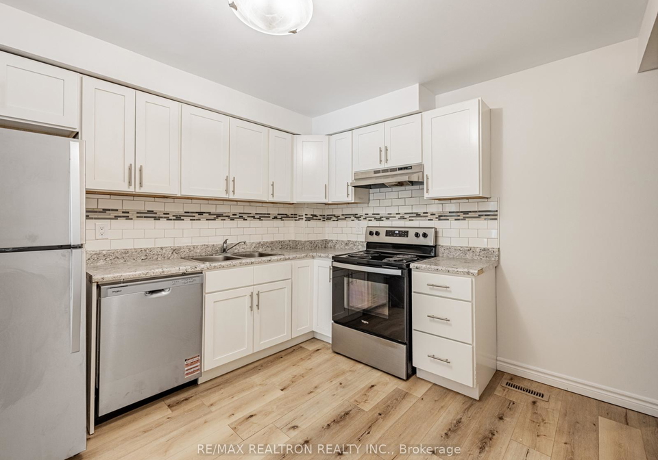 394-eaton-place-oakville-ontario-w12653894