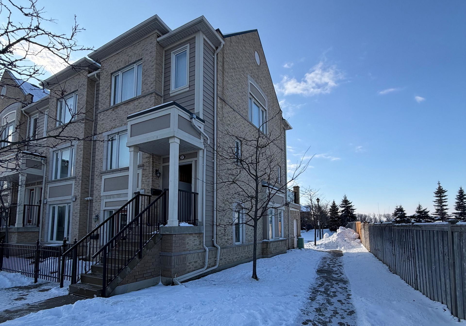 60-fairwood-circle-brampton-ontario-w12654596
