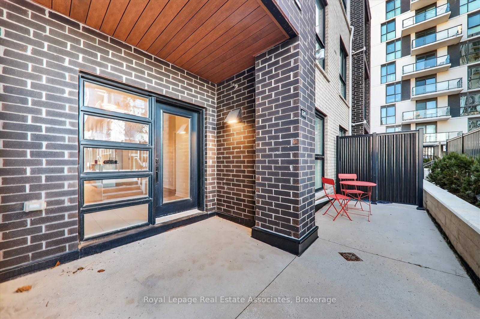 349-wheat-boom-drive-oakville-ontario-w12656626