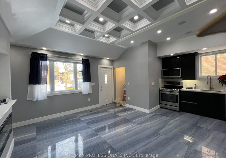 53-regent-road-york-ontario-w12656984