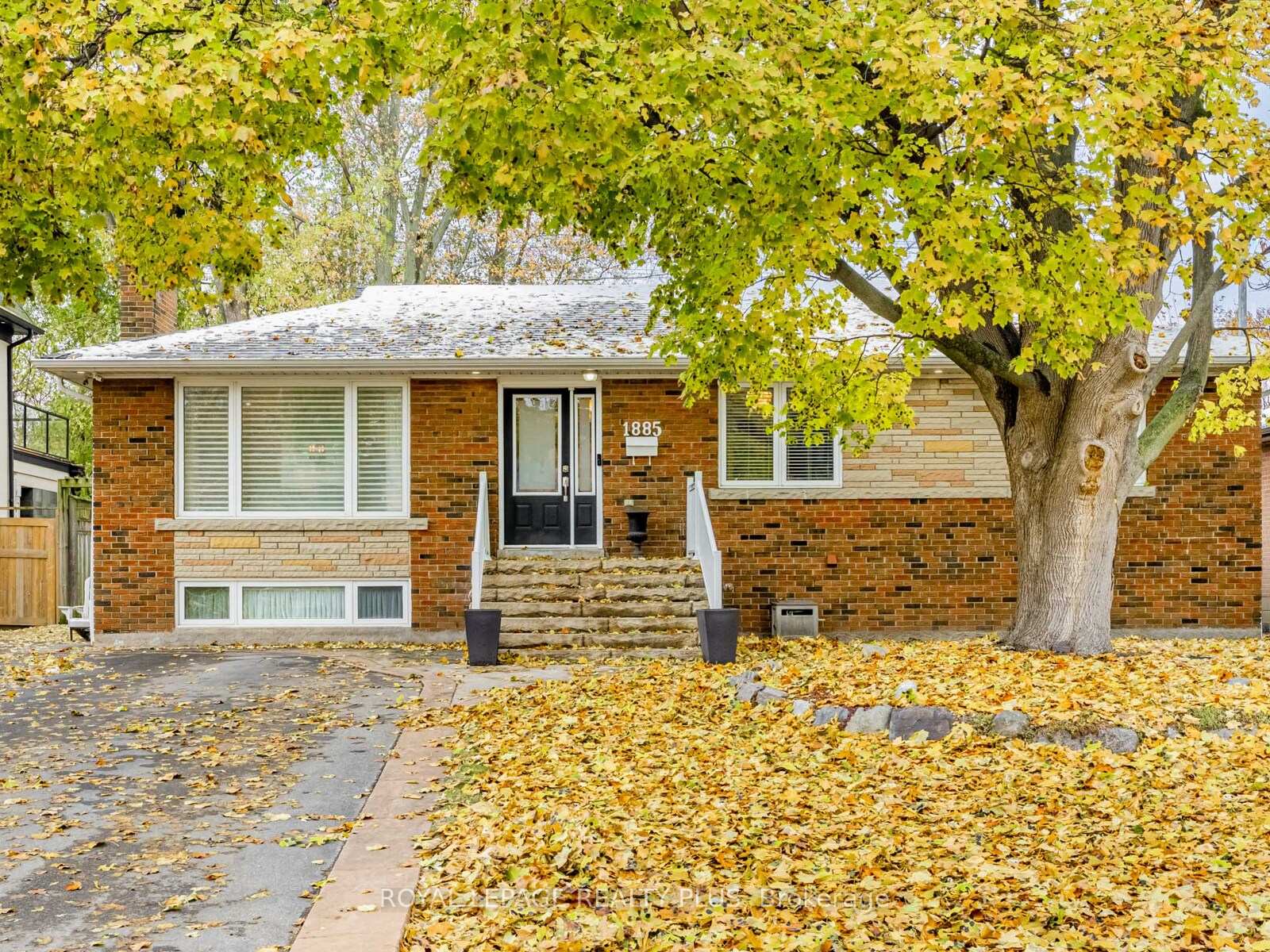 1885-hindhead-road-mississauga-ontario-w12657478