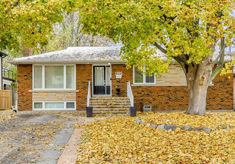 1885-hindhead-road-mississauga-ontario-w12657478