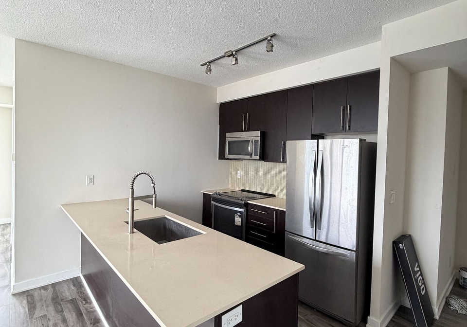 510-curran-place-mississauga-ontario-w12657868