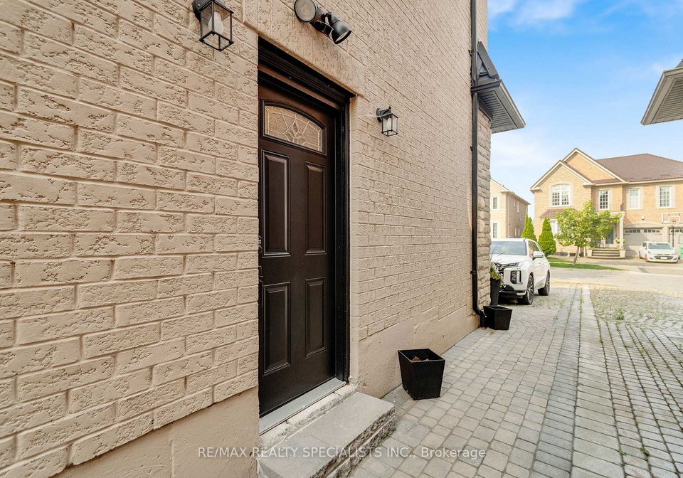 4982-maxine-place-mississauga-ontario-w12658490