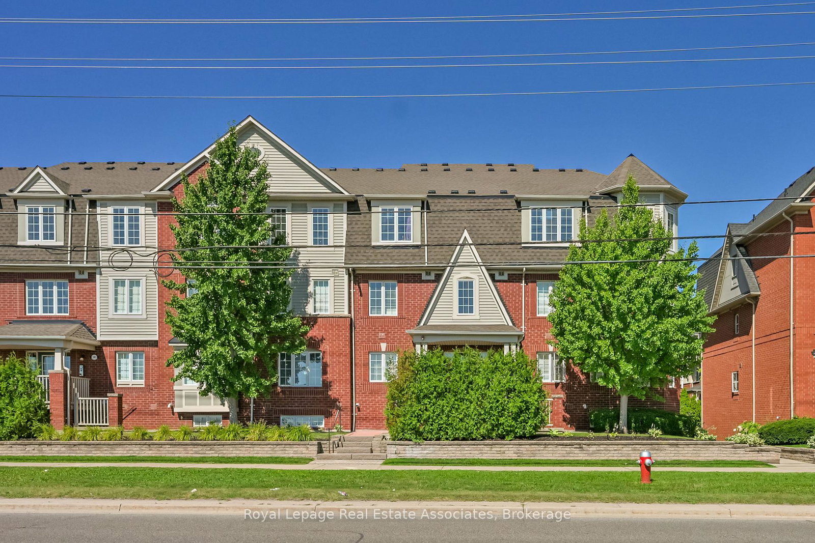 575-dundas-street-w-mississauga-ontario-w12658560
