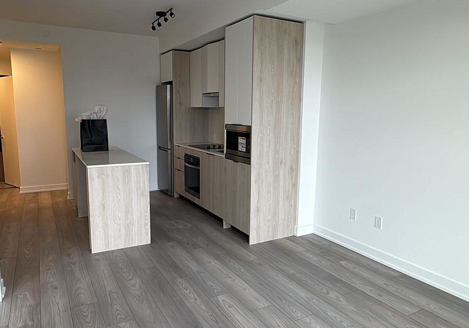 1007-the-queensway-etobicoke-ontario-w12658564
